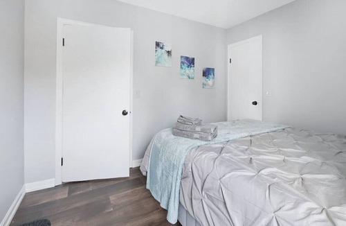 Ellsworth House | Renovated 3BD Home Near Branch Lake | Ping-Pong
