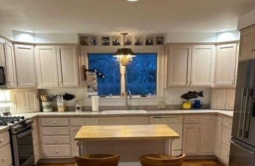 Chatham House | Renovated 3BR Farmhouse - Short Stroll to Crow's Pond Landing & Pleasant Bay