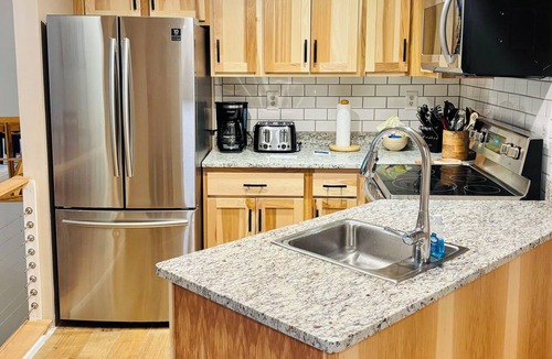 Bartlett Condo | Renovated Attitash Condo – Walk to Slopes & Saco River, Sleeps 8, Pool & More!