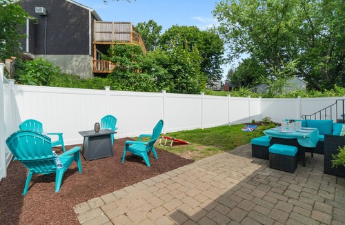 West Haven Cottage | Renovated Blue Haven beach retreat just 5 minute walk to beach