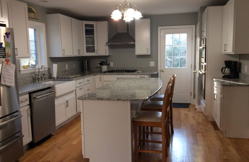 Katama House | Renovated colonial in private Island Grove community