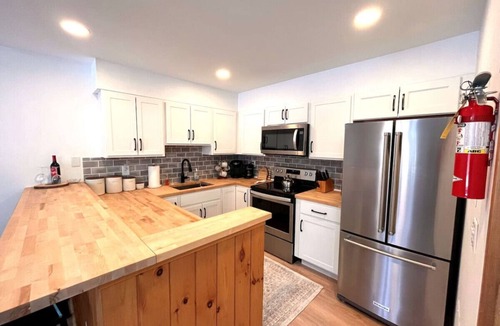West Dover Villa | Renovated condo at MT Snow. Shuttle, Pool, Hot Tub