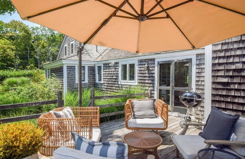 West Barnstable House | Renovated Cozy Cabin 5 Min to Beach!