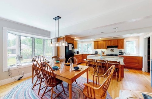 Brunswick House | Renovated farmhouse on an acreage with grill, four-bedrooms, & W/D - river views