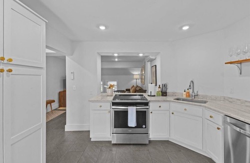 Stowe Village Historic District Apartment | Renovated Historic Carriage House on Stowe Main Street, Walk to Everything