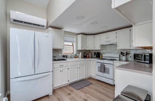 Town of Hounsfield House | Renovated home with lake views in ❤️ of Sackets!