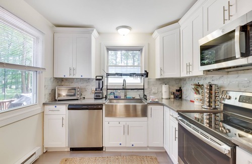 Pocono Summit House | Renovated home with Hot Tub, Deck, Arcade, HOA Lake Access. Pets Welcome!