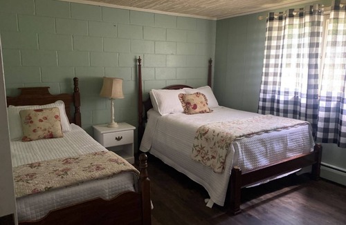 Holderness Hotel | Renovated Lake Suite 3, Kitchen, Private Beach + Dock Access, Not Dog Friendly