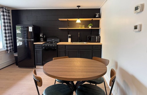 Holderness Hotel | Renovated Lake Suite 4, Kitchen, Private Beach + Dock Access, Not Dog Friendly