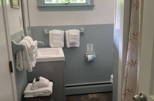 Holderness Hotel | Renovated Lake Suite 8 , Kitchen, Private Beach + Dock Access, Not Dog Friendly