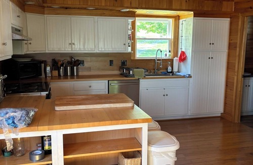Skaneateles Cottage | Renovated Lakefront 4-bedroom cottage with AC in delightful Skaneateles