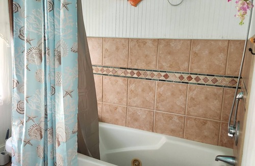 Newport Apartment | Renovated Newport RI 2nd Floor sunny unit. True Homelike space! 30 day min stay!