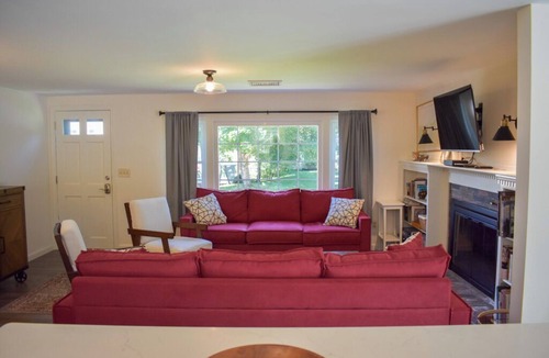 Dennis House | Renovated three bedroom home located in desirable Bayside Neighborhood!