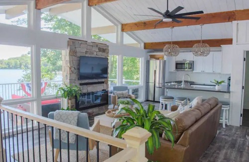 Barnstead House | Renovated Waterfront Lake House/Swim/Fishing/Leaf Peep/Ski/Ice Skate/Firepit