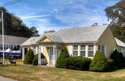 Niantic Cottage | Rental Black Point Beach, Niantic, 2 bedroom, Ocean Views steps to ocean