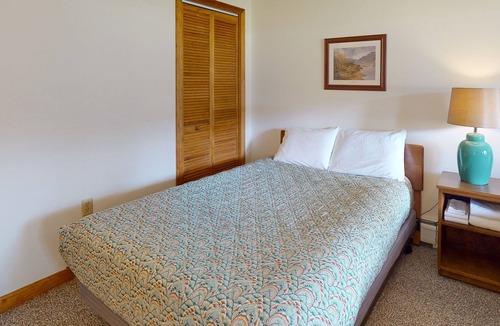 Woodstock Apartment | Resort studio with hot tub, seasonal pools, rec center, tennis, basketball, AC