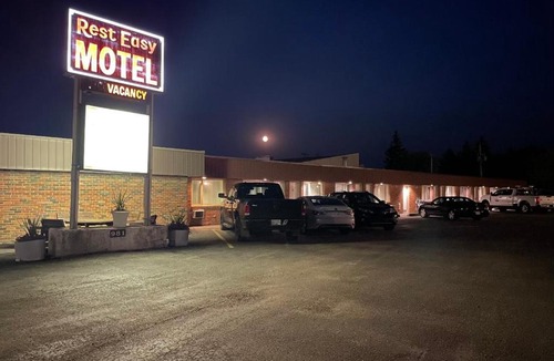 Three Hills Hotel | Rest Easy Motel