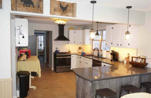 West Dover House | Restored Farmhouse Colonial -Private Location - 6 Miles to Mt Snow