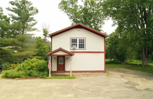 Johnson House | Retreat On The River At Johnson Woolen Mills Store