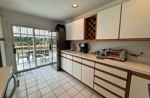 Northwest Harbor House | Retro Modern 3-Bedroom House with Heated Pool, Large Deck, WiFi in East Hampton