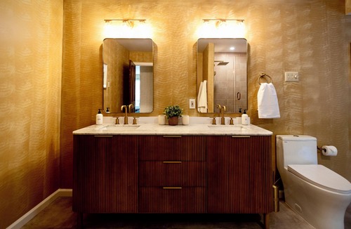 Rhinebeck Hotel | Rhinebeck Inn Suite with Private Deck and Fire Pit