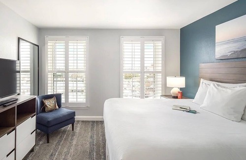 Yachting Village Resort | Rhode Island's Wyndham Newport Onshore-2 Bd. Dlx