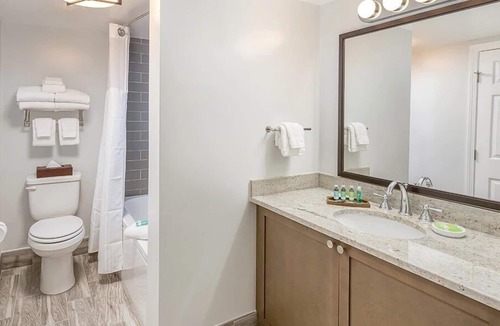 Yachting Village Resort | Rhode Island's Wyndham Newport Onshore-2 Bd. Dlx