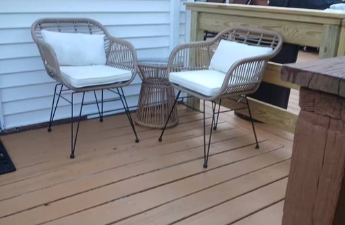 Marshfield Apartment | Ride your bike to the ocean just down the street and watch the seals.