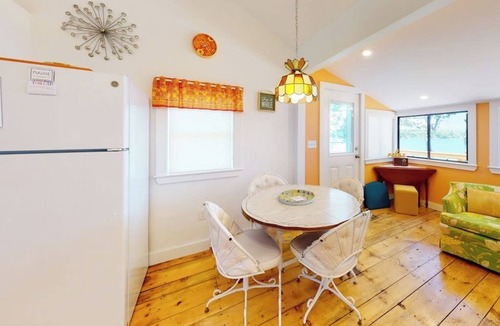 Cushing Cabin | Rising Tide Cottage- Waterfront home on St. George River with private beach & deck - near festivals