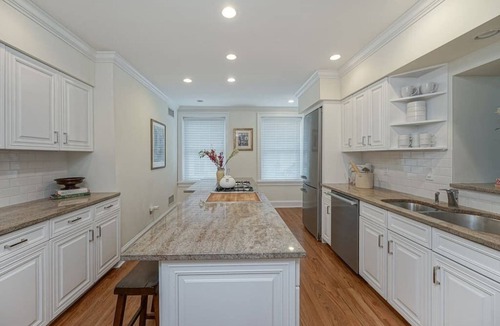 Center City House | Rittenhouse Residence - Historic Mansion with Roof Deck - Sleeps 16