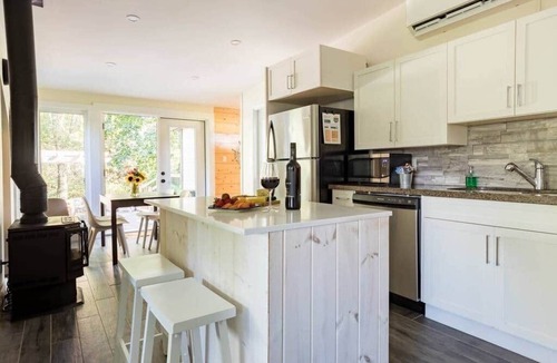 Straffordville House | River House Getaway
