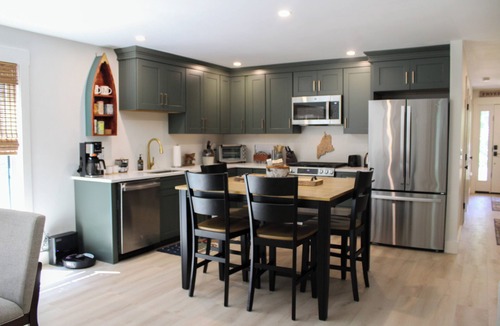 Fryeburg House | River’s Edge Retreat – Perfect Wedding Weekend Stay for Families & Friends
