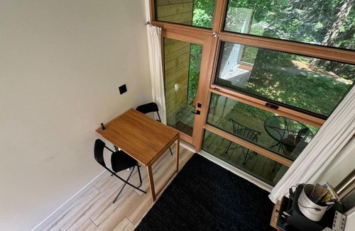 Williamsville Apartment | Riverside Getaway and Wood-Fired Sauna