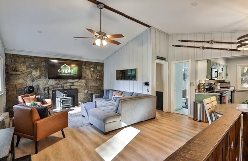Killington Cabin | Roaring Bear Cabin: Secluded Killington Retreat with Hot Tub and Fire Pit