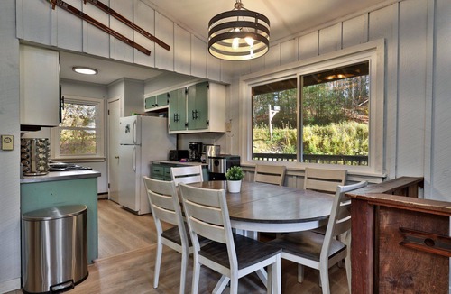 Killington Cabin | Roaring Bear Cabin: Secluded Killington Retreat with Hot Tub and Fire Pit