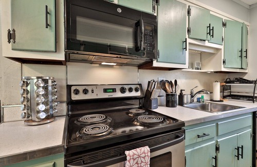 Killington Cabin | Roaring Bear Cabin: Secluded Killington Retreat with Hot Tub and Fire Pit