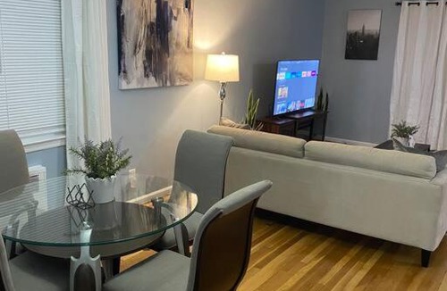 Queens House | Rockaway 3 bedroom suite by the Sea.