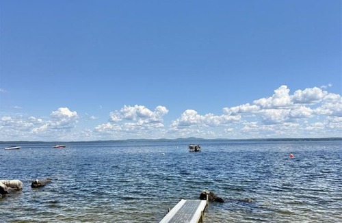 Standish House | ROCKY BEACH LIMIT 5 cabin