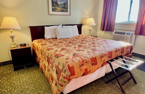 Renfrew Cabin | Rocky Mountain Lodge - Standard Room, 1 King Bed