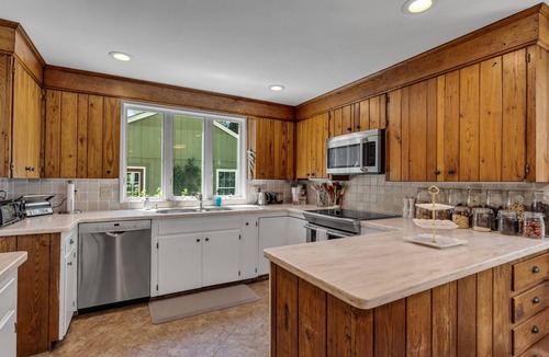 Madison House | Romantic colonial in beach town situated on park-like private 8 acres with pool.