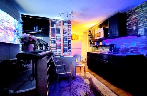 Hell's Kitchen Apartment | Romantic room in the heart of Times Square