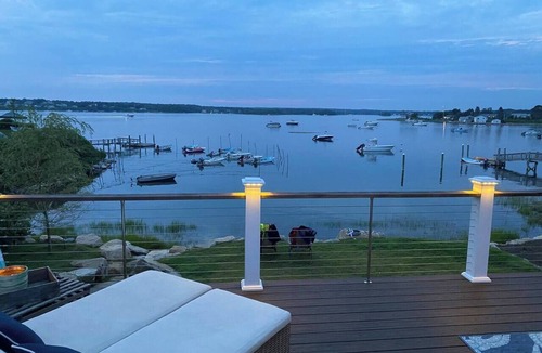 Narragansett House | Romantic Waterfront Home `Sea Thistle`