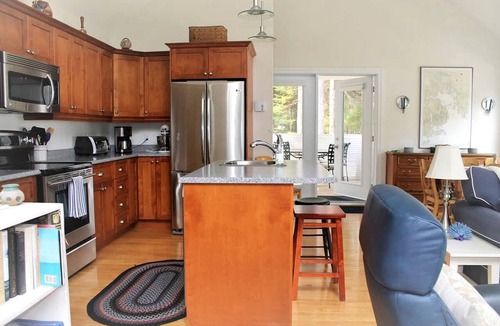 Hancock Point Cottage | Romantic Waterfront Cottage with Private Beach & Fireplace Near Hancock, Maine
