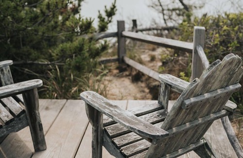 North Truro Cottage | Romantic Waterfront Artist Cottage