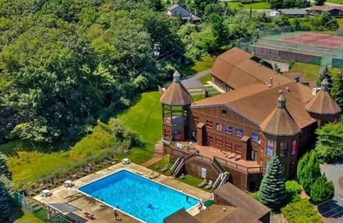 Hawley Ski Chalet | Room for travelling professional in an Amenities-rich Gated Lake Community