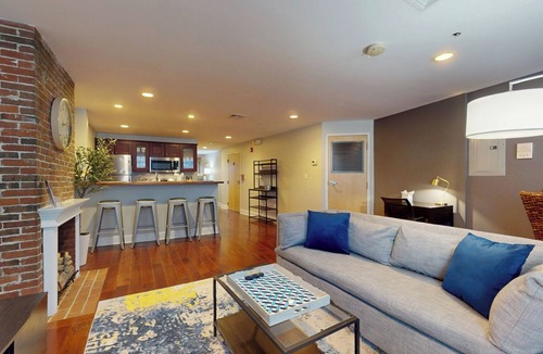 Government Center Apartment | Roomy 1-bedroom - Faneuil Hall and Quincy Market