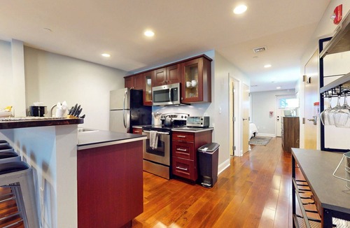 Government Center Apartment | Roomy 1-bedroom - Faneuil Hall and Quincy Market