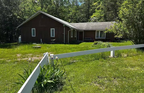 Elka Park Cottage | Rota Forest Cottage w/Sauna Experience Option