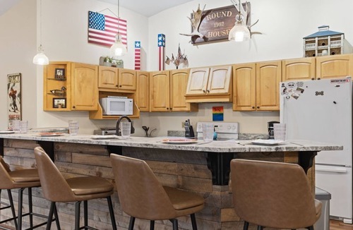 Harrison House | Round House/GolfCart/BeachAccess/FamilyFriendly