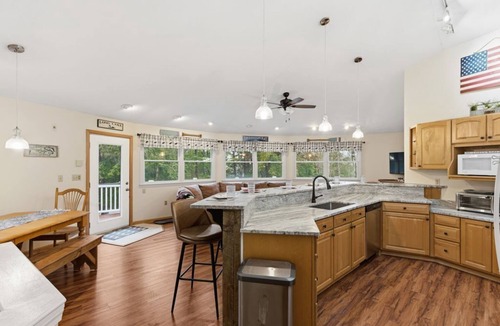 Harrison House | Round House/GolfCart/BeachAccess/FamilyFriendly